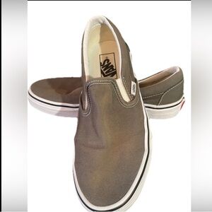 Vans Gray Classic Slip-On Sneakers
Unisex sizes Women’s Size 8. Men’s size 6.5
